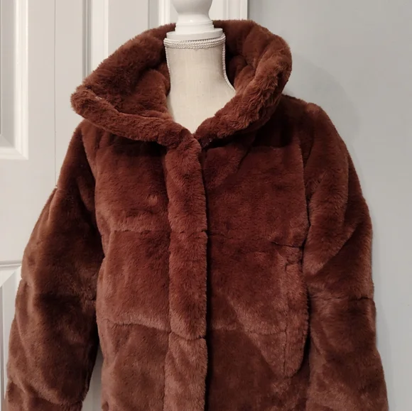 🤎EUC Abercrombie & Fitch Mini Puffer Cropped Faux Fur Coat, Brown, Small - Picture 8 of 16